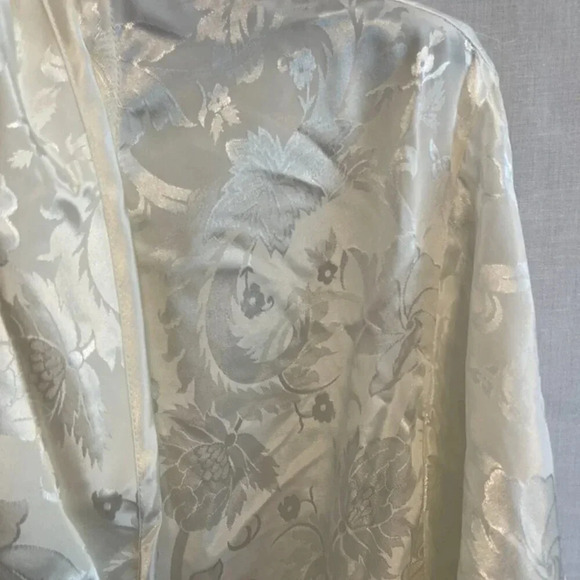 Victoria's Secret Gold Label Robe - size petite small. Great VINTAGE condition - Picture 13 of 16